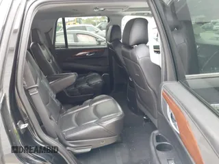 2018 Cadillac Escalade Premium Luxury z VIN 1GYS4CKJ1JR279129, wystawiony jako IAAI lot #42183231 z przebiegiem 130 086 mil mil oraz . Historia ofert i sprzedaży dostępna na DreamBid. Obrazek 8.