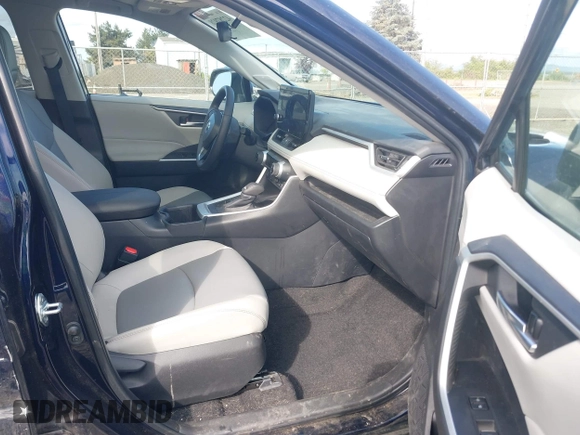 2024 Toyota RAV4 XLE Premium z VIN 2T3A1RFV0RW468912, wystawiony jako IAAI lot #42287928 z przebiegiem 14 574 mil mil oraz . Historia ofert i sprzedaży dostępna na DreamBid. Obrazek 5.