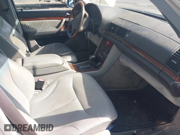 1995 Mercedes-Benz S z VIN WDBGA43E0SA254443, wystawiony jako IAAI lot #42168405 z przebiegiem 88 156 mil mil oraz . Historia ofert i sprzedaży dostępna na DreamBid. Obrazek 5.