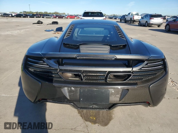 2015 McLaren 650S z VIN SBM11DAA5FW003652, wystawiony jako Copart lot #79296194 z przebiegiem Nie podano mil oraz Szkody całkowita. Historia ofert i sprzedaży dostępna na DreamBid. Obrazek 6.