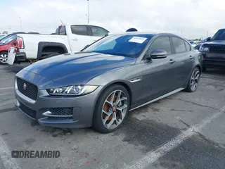 2017 Jaguar XE 35t R-Sport z VIN SAJAL4BV9HCP10649, wystawiony jako IAAI lot #41533051 z przebiegiem 59 431 mil mil oraz . Historia ofert i sprzedaży dostępna na DreamBid. Obrazek 2.