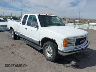 1994 GMC Sierra 2500 z VIN 1GTGC29K6RE565925, wystawiony jako IAAI lot #41798399 z przebiegiem 281 151 mil mil oraz . Historia ofert i sprzedaży dostępna na DreamBid. Obrazek 1.