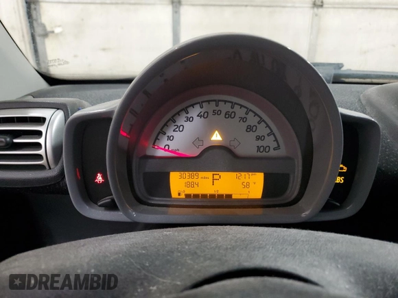 2009 Smart fortwo Pure z VIN WMEEJ31X99K209790, wystawiony jako Copart lot #51102685 z przebiegiem 30 389 mil mil oraz Szkody całkowita. Historia ofert i sprzedaży dostępna na DreamBid. Obrazek 9.