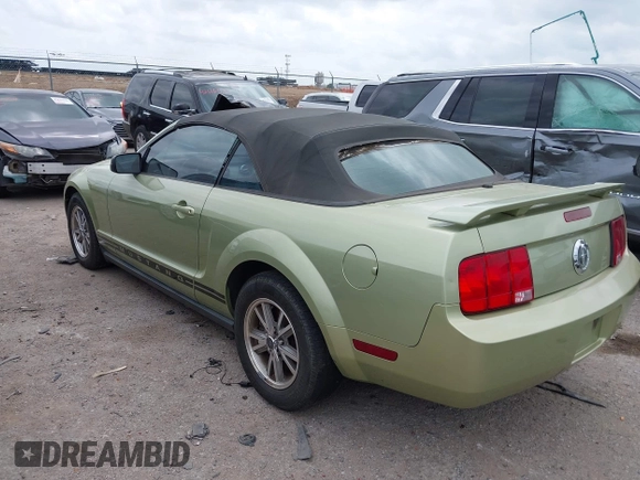 2005 Ford Mustang Deluxe with VIN 1ZVFT84N555249312, listed as a IAAI auction lot 42145721 with 334,417 mi miles. Bid and sale history available at carsss.com. Image 3.