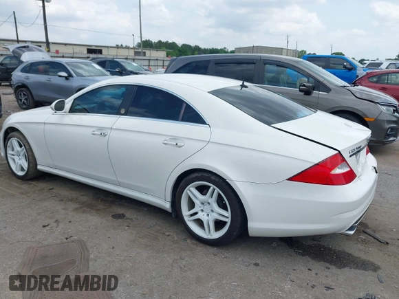 2006 Mercedes-Benz CLS 500 с VIN WDDDJ75X26A062201, выставлен на аукционе IAAI как лот 42121649 с пробегом 153 951 миль миль и . История ставок и продаж доступна на DreamBid. Изображение 3.