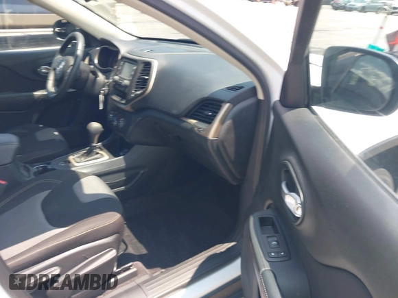 2016 Jeep Cherokee Sport with VIN 1C4PJLAB1GW336793, listed as a IAAI auction lot 42437118 with 8,424 mi miles and . Bid and sale history available at DreamBid. Image 5.