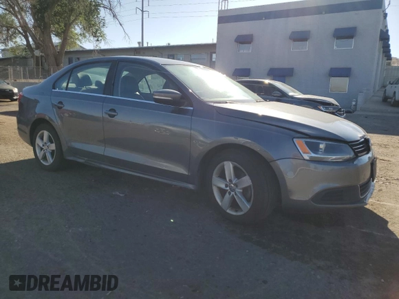 2014 Volkswagen Jetta TDI w/Premium z VIN 3VWLL7AJ8EM385667, wystawiony jako Copart lot #57804065 z przebiegiem 122 020 mil mil oraz Szkoda całkowita • Salvage title. Historia ofert i sprzedaży dostępna na DreamBid. Obrazek 4.