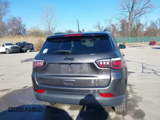 2020 Jeep Compass Latitude с VIN 3C4NJDBB5LT101115, выставлен на аукционе IAAI как лот 41857821 с пробегом 35 550 миль миль и . История ставок и продаж доступна на DreamBid. Изображение 16.