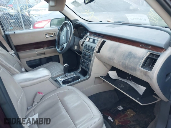 2009 Ford Flex SEL with VIN 2FMEK62C29BA58192, listed as a IAAI auction lot 41495176 with 999,999 mi miles. Bid and sale history available at carsss.com. Image 5.