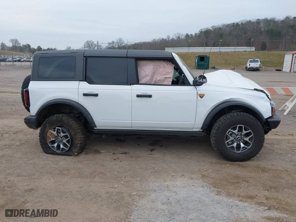 2024 Ford Bronco Badlands with VIN 1FMEE9BP1RLA93737, listed as a IAAI auction lot 41739232 with 6,667 mi miles. Bid and sale history available at carsss.com. Image 13.