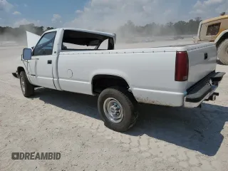 1988 Chevrolet Silverado 3500 z VIN 1GCGC34K3JE141720, wystawiony jako Copart lot #53824654 z przebiegiem 194 390 mil mil oraz Nie do naprawy. Historia ofert i sprzedaży dostępna na DreamBid. Obrazek 2.