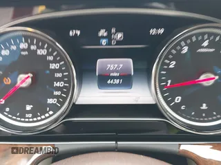 2018 Mercedes-Benz E-Class E 300 with VIN WDDZF4JB3JA409950, listed as a IAAI auction lot 42032598 with 44,381 mi miles. Bid and sale history available at carsss.com. Image 15.