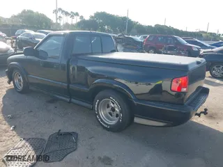 2000 Chevrolet S-10 LS with VIN 1GCCS14W6Y8196437, listed as a IAAI auction lot 41606752 with 269,949 mi miles. Bid and sale history available at carsss.com. Image 3.
