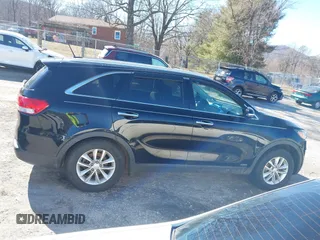 2017 Kia Sorento LX z VIN 5XYPGDA31HG278535, wystawiony jako IAAI lot #41578980 z przebiegiem 124 957 mil mil oraz . Historia ofert i sprzedaży dostępna na DreamBid. Obrazek 14.