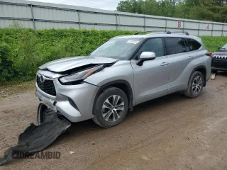 2022 Toyota Highlander XLE with VIN 5TDGZRBH1NS569889, listed as a Copart auction lot 61608055 with 50,958 mi miles and Clean title. Bid and sale history available at DreamBid. Image 1.