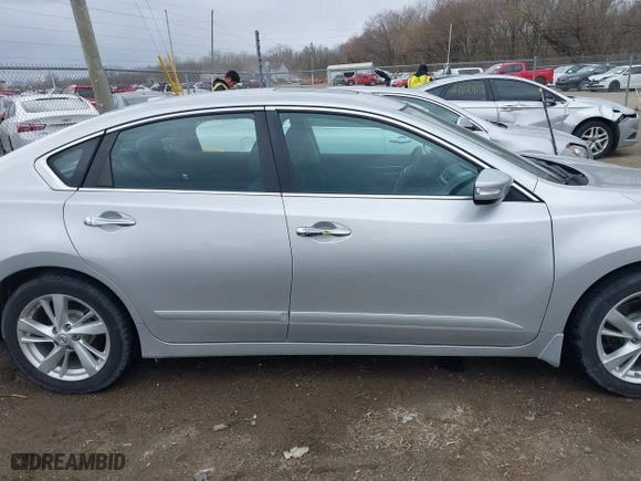 2015 Nissan Altima 2.5 with VIN 1N4AL3AP5FC262974, listed as a IAAI auction lot 41876216 with 96,977 mi miles. Bid and sale history available at carsss.com. Image 13.
