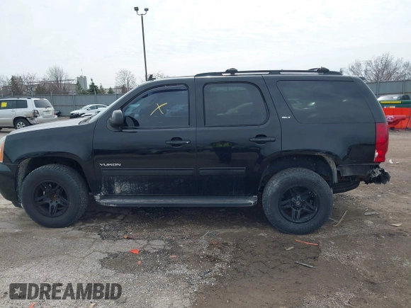 2013 GMC Yukon SLT with VIN 1GKS2CE01DR135135, listed as a IAAI auction lot 41828474 with 180,347 mi miles. Bid and sale history available at carsss.com. Image 14.