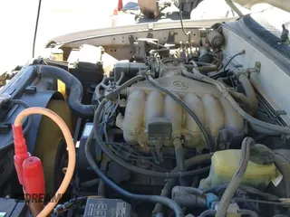1996 Toyota 4Runner SR5 z VIN JT3GN86R9T0001368, wystawiony jako IAAI lot #42809393 z przebiegiem 398 996 mil mil oraz . Historia ofert i sprzedaży dostępna na DreamBid. Obrazek 12.
