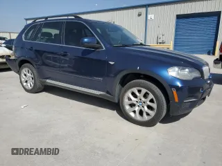2013 BMW X5 xDrive35i with VIN 5UXZV4C50D0B09105, listed as a Copart auction lot 49385615 with 121,437 mi miles and Salvage Title. Bid and sale history available at carsss.com. Image 4.