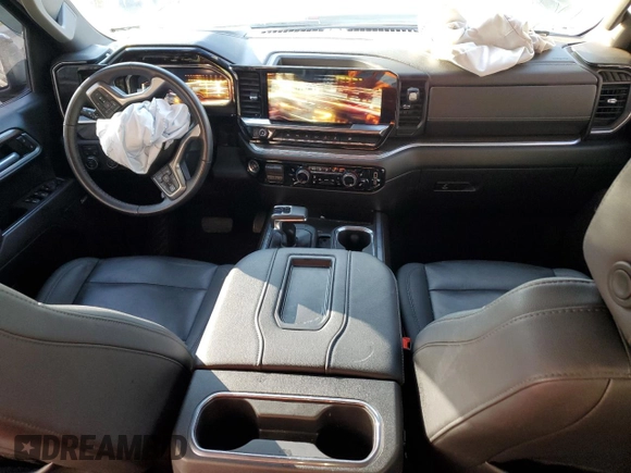2022 Chevrolet Silverado 1500 RST with VIN 1GCUDEET4NZ577218, listed as a Copart auction lot 42675324 with 25,718 mi miles and Salvage Title. Bid and sale history available at DreamBid. Image 8.