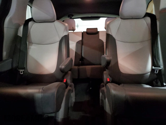 2021 Toyota Sienna XSE with VIN 5TDDSKFC4MS004368, listed as a Copart auction lot 63181665 with 53,657 mi miles and Salvage title. Bid and sale history available at DreamBid. Image 10.