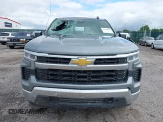 2025 Chevrolet Silverado 1500 LT z VIN 1GCUKDED0SZ216878, wystawiony jako IAAI lot #42435820 z przebiegiem 4 448 mil mil oraz . Historia ofert i sprzedaży dostępna na DreamBid. Obrazek 12.