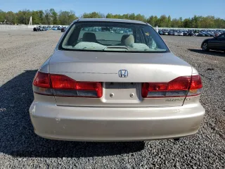 2001 Honda Accord LX z VIN 1HGCG66581A001943, wystawiony jako Copart lot #54976975 z przebiegiem 122 968 mil mil oraz Czysty tytuł • Clean title. Historia ofert i sprzedaży dostępna na DreamBid. Obrazek 6.