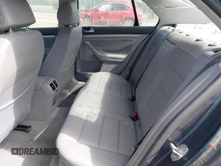 2006 Volkswagen Jetta 2.5L z VIN 3VWRF71K76M625318, wystawiony jako IAAI lot #41872926 z przebiegiem 69 892 mil mil oraz . Historia ofert i sprzedaży dostępna na DreamBid. Obrazek 8.