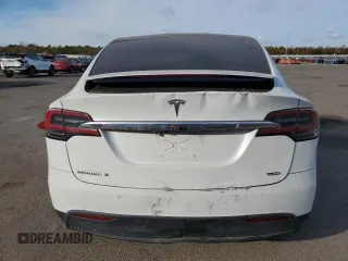 2016 Tesla Model X 70D z VIN 5YJXCBE27GF018468, wystawiony jako Copart lot #78384424 z przebiegiem 108 856 mil mil oraz Nie do naprawy • Non repairable. Historia ofert i sprzedaży dostępna na DreamBid. Obrazek 6.
