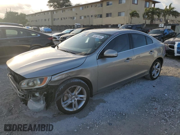 2014 Volvo S60 T5 with VIN YV1612FS5E2290835, listed as a Copart auction lot 50901505 with 121,438 mi miles and Salvage Title. Bid and sale history available at carsss.com. Image 1.