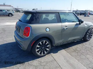 2019 MINI Hardtop Cooper S z VIN WMWXP7C51K2A50911, wystawiony jako IAAI lot #42194823 z przebiegiem 32 820 mil mil oraz . Historia ofert i sprzedaży dostępna na DreamBid. Obrazek 4.