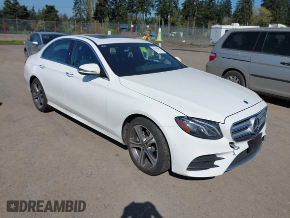 2019 Mercedes-Benz E-Class E 300 with VIN WDDZF4KBXKA592814, listed as a IAAI auction lot 42034883 with 1 mi miles. Bid and sale history available at carsss.com. Image 1.
