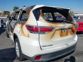 2016 Toyota Highlander LE with VIN 5TDZARFHXGS021502, listed as a IAAI auction lot 40749757 with 1 mi miles. Bid and sale history available at carsss.com. Image 3.