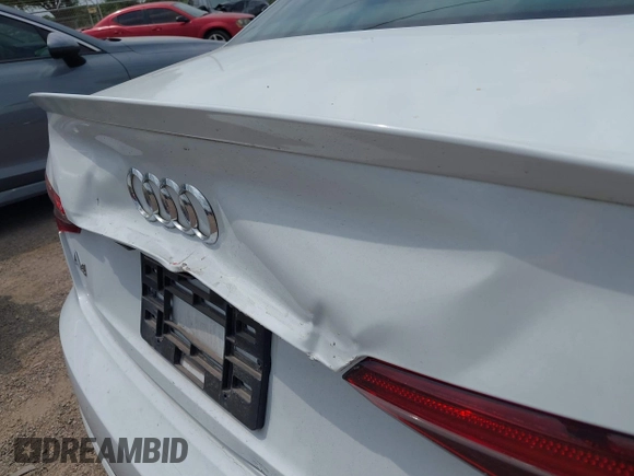 2018 Audi A4 Premium Plus z VIN WAULMAF47JA100901, wystawiony jako IAAI lot #42114793 z przebiegiem 101 899 mil mil oraz . Historia ofert i sprzedaży dostępna na DreamBid. Obrazek 18.