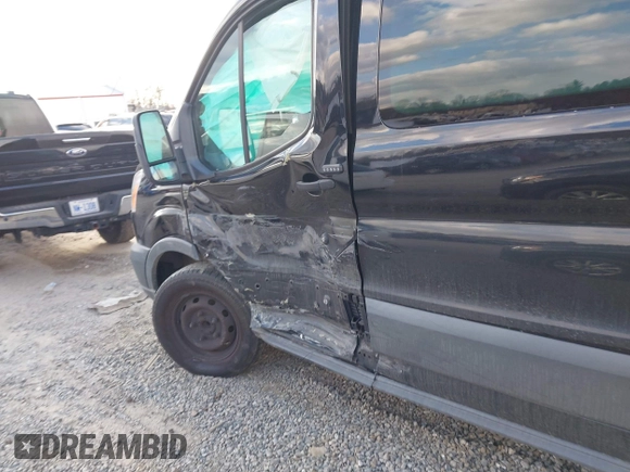 2018 Ford Transit Passenger XL z VIN 1FBZX2YM5JKA57441, wystawiony jako IAAI lot #41257346 z przebiegiem 71 702 mil mil oraz . Historia ofert i sprzedaży dostępna na DreamBid. Obrazek 6.