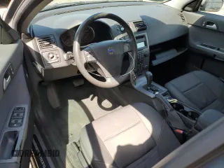 2004 Volvo S40 z VIN YV1MS382742006255, wystawiony jako Copart lot #57217135 z przebiegiem 66 740 mil mil oraz Szkody całkowita. Historia ofert i sprzedaży dostępna na DreamBid. Obrazek 8.
