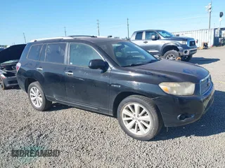 2009 Toyota Highlander z VIN JTEEW41A092028557, wystawiony jako IAAI lot #42524940 z przebiegiem 217 622 mil mil oraz . Historia ofert i sprzedaży dostępna na DreamBid. Obrazek 1.