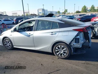 2022 Toyota Prius LE z VIN JTDKAMFP8N3211485, wystawiony jako IAAI lot #42515220 z przebiegiem 23 875 mil mil oraz . Historia ofert i sprzedaży dostępna na DreamBid. Obrazek 15.