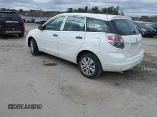 2006 Toyota Matrix STD with VIN 2T1KR32E56C562970, listed as a IAAI auction lot 42055145 with 191,458 mi miles. Bid and sale history available at carsss.com. Image 3.