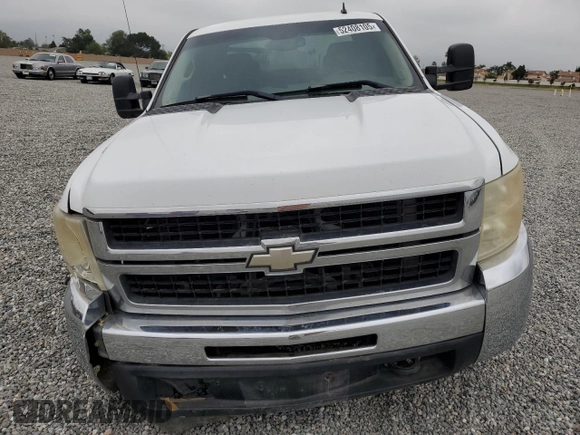 2007 Chevrolet Silverado 1500 with VIN 1GBHC39657E597358, listed as a Copart auction lot 52408105 with 379,668 mi miles and Salvage Title. Bid and sale history available at DreamBid. Image 5.