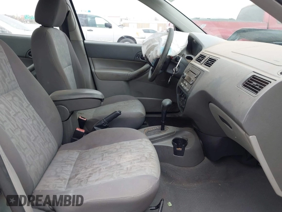 2005 Ford Focus S with VIN 1FAFP34N55W316128, listed as a IAAI auction lot 41830704 with 120,638 mi miles and . Bid and sale history available at carsss.com. Image 5.