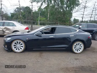 2018 Tesla Model S 75D с VIN 5YJSA1E26JF244843, выставлен на аукционе IAAI как лот 42585984 с пробегом 70 893 миль миль и . История ставок и продаж доступна на DreamBid. Изображение 14.