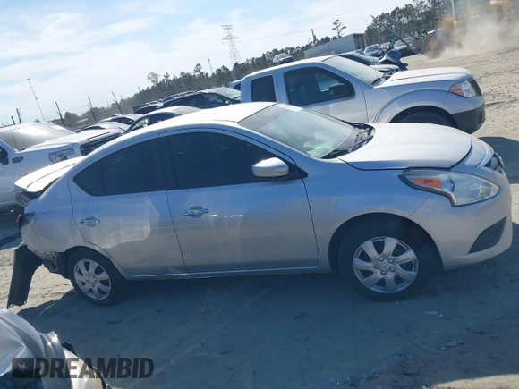 2019 Nissan Versa SV z VIN 3N1CN7AP5KL869205, wystawiony jako IAAI lot #41883310 z przebiegiem 96 317 mil mil oraz . Historia ofert i sprzedaży dostępna na DreamBid. Obrazek 13.