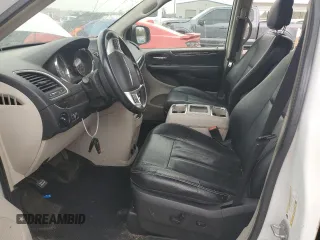 2015 Chrysler Town & Country LX with VIN 2C4RC1AG3FR675937, listed as a Copart auction lot 49652905 with 192,461 mi miles and Salvage Title. Bid and sale history available at carsss.com. Image 7.