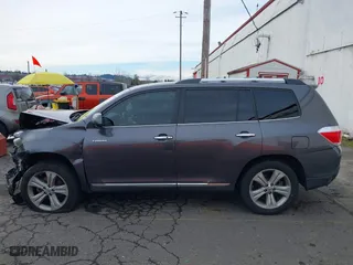 2013 Toyota Highlander Limited with VIN 5TDYK3EH5DS092173, listed as a IAAI auction lot 41484395 with 119,138 mi miles. Bid and sale history available at carsss.com. Image 14.