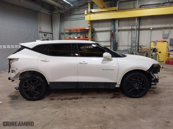 2020 Chevrolet Blazer LT with VIN 3GNKBHRS0LS607557, listed as a IAAI auction lot 41556816 with 67,599 mi miles. Bid and sale history available at carsss.com. Image 14.
