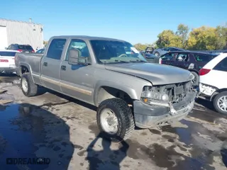 2001 Chevrolet Silverado 2500HD LT3 with VIN 1GCHK23G91F134828, listed as a IAAI auction lot 40725454 with 187,129 mi miles. Bid and sale history available at carsss.com. Image 1.