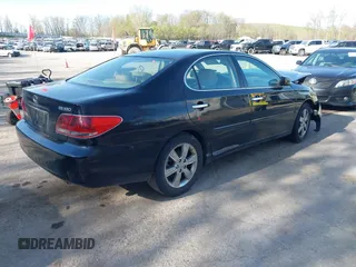 2005 Lexus ES 330 with VIN JTHBA30G255107662, listed as a IAAI auction lot 42128086 with 162,245 mi miles. Bid and sale history available at carsss.com. Image 4.