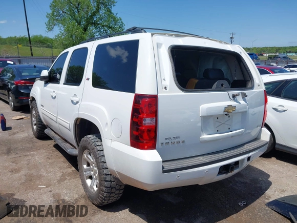 2010 Chevrolet Tahoe LT z VIN 1GNUKBE09AR176081, wystawiony jako IAAI lot #42085905 z przebiegiem 349 312 mil mil oraz . Historia ofert i sprzedaży dostępna na DreamBid. Obrazek 3.