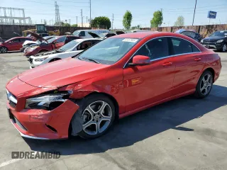 2019 Mercedes-Benz CLA 250 z VIN WDDSJ4EB7KN725677, wystawiony jako Copart lot #52457985 z przebiegiem 62 553 mil mil oraz Szkoda całkowita • Salvage title. Historia ofert i sprzedaży dostępna na DreamBid. Obrazek 1.